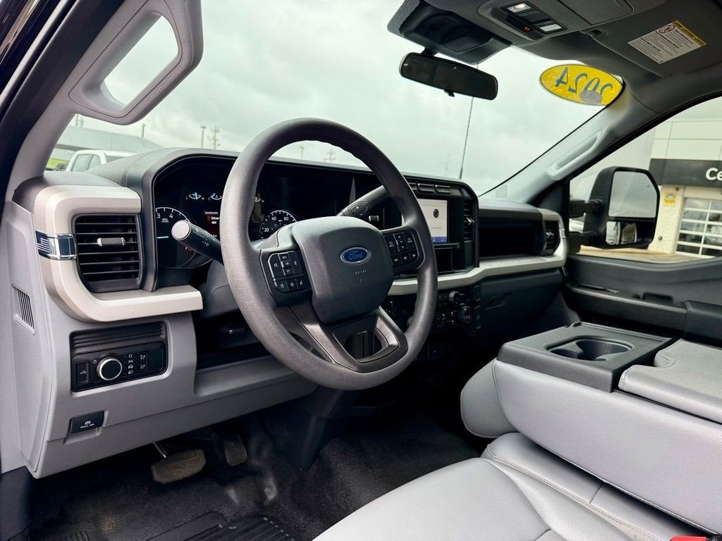 2024 Ford Super Duty F-350 DRW XL