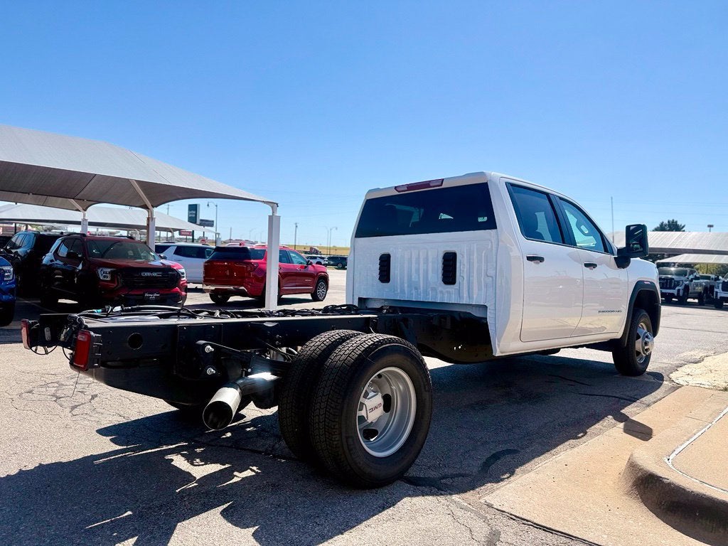 2026 GMC Sierra 3500 HD Chassis Cab Pro
