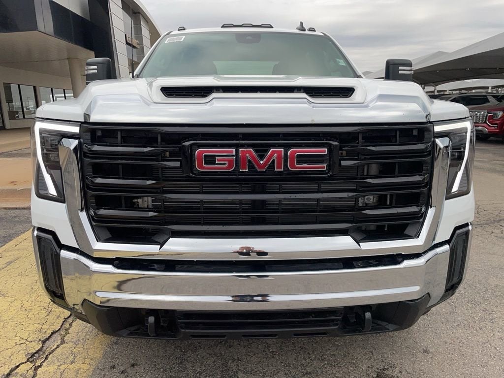2026 GMC Sierra 3500 HD Chassis Cab Pro