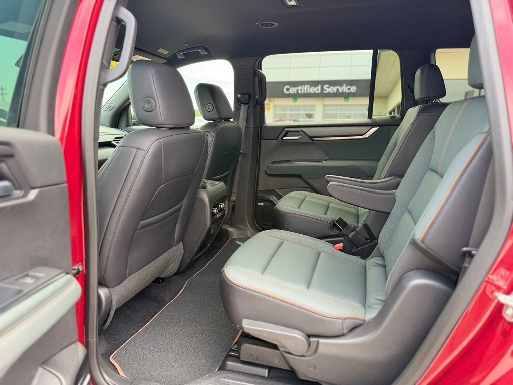 2025 GMC Acadia AT4