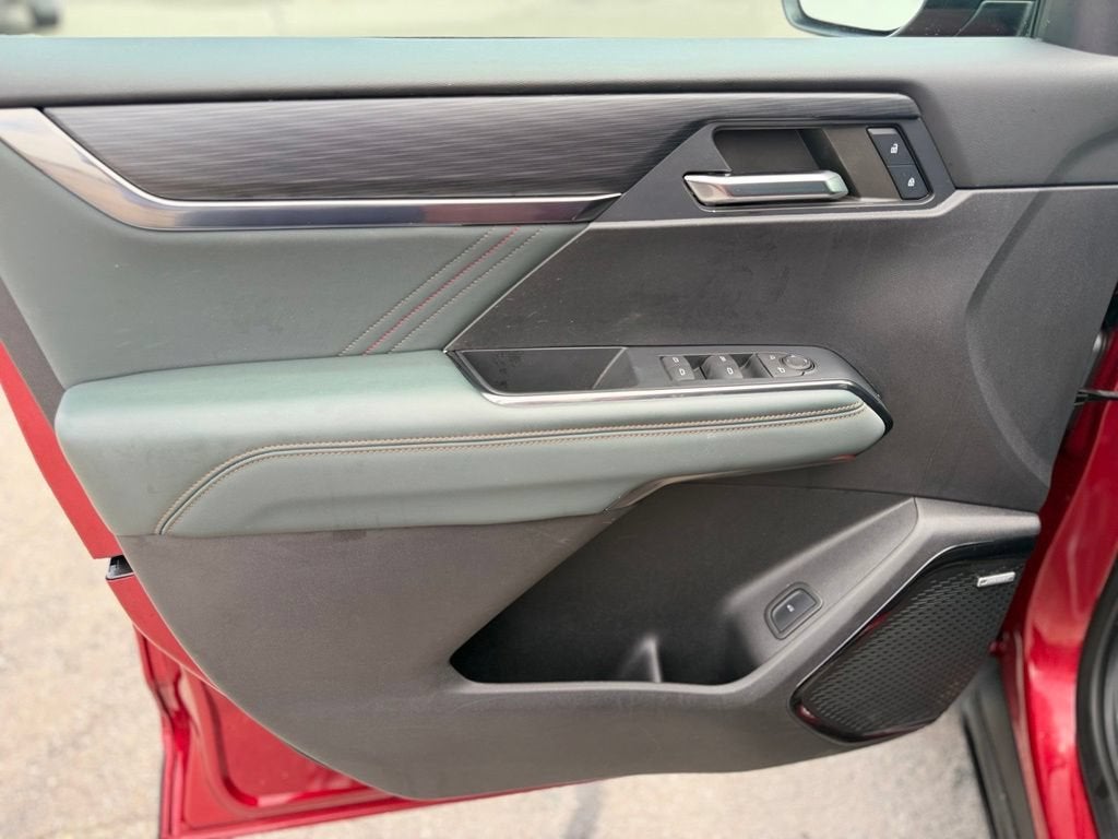 2025 GMC Acadia AT4