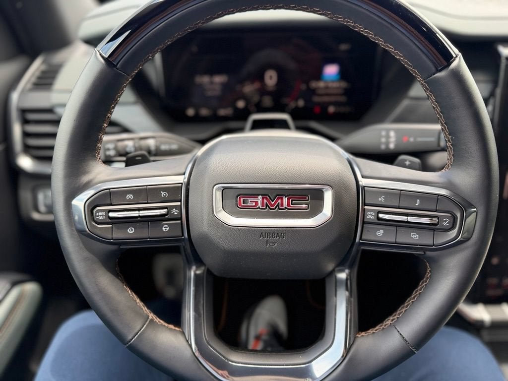 2025 GMC Acadia AT4