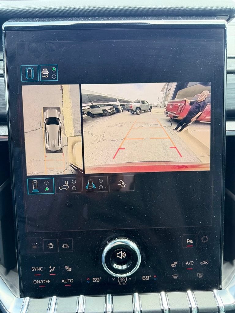2025 GMC Acadia AT4