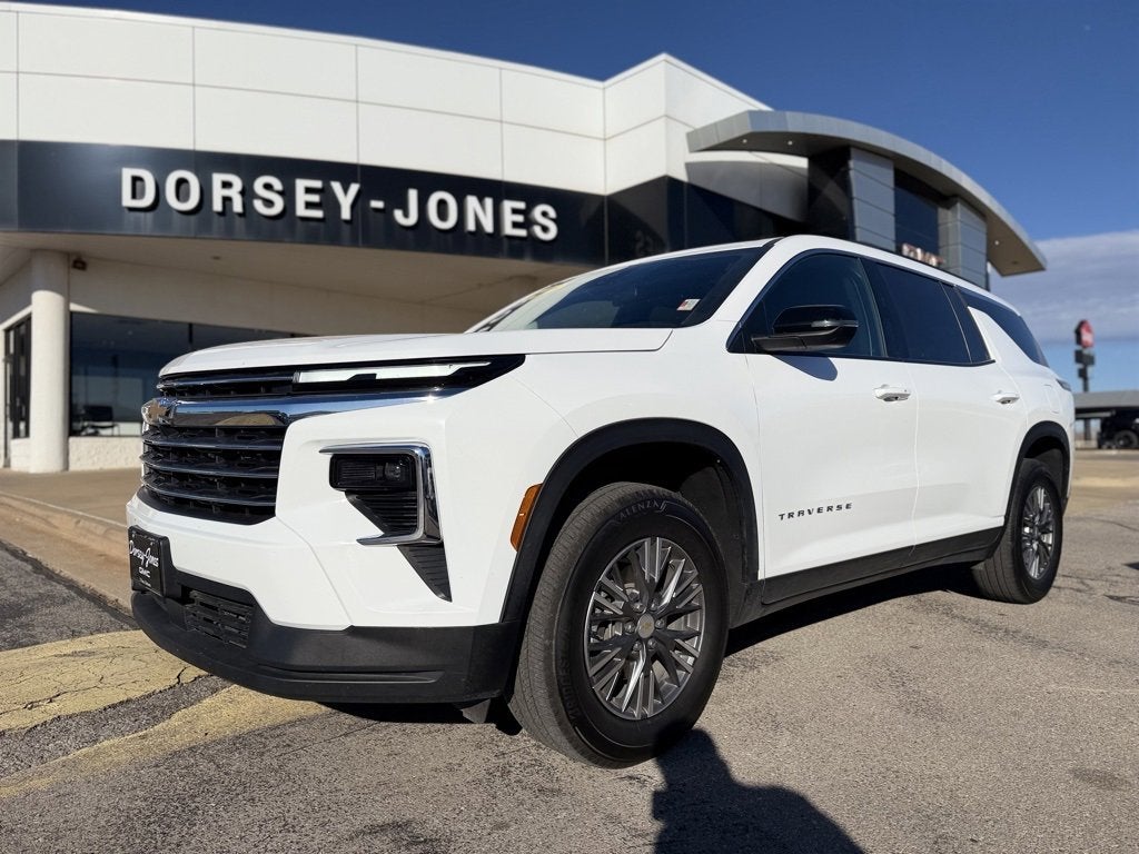 2025 Chevrolet Traverse LT