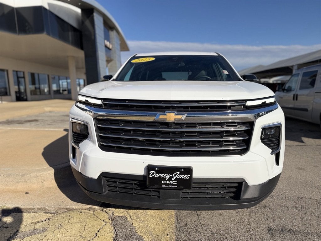 2025 Chevrolet Traverse LT