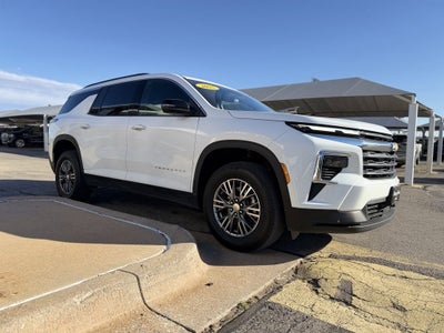 2025 Chevrolet Traverse LT