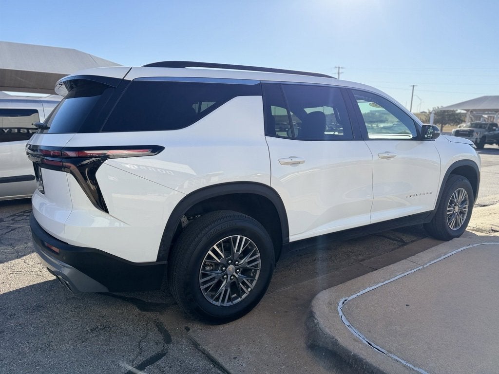 2025 Chevrolet Traverse LT