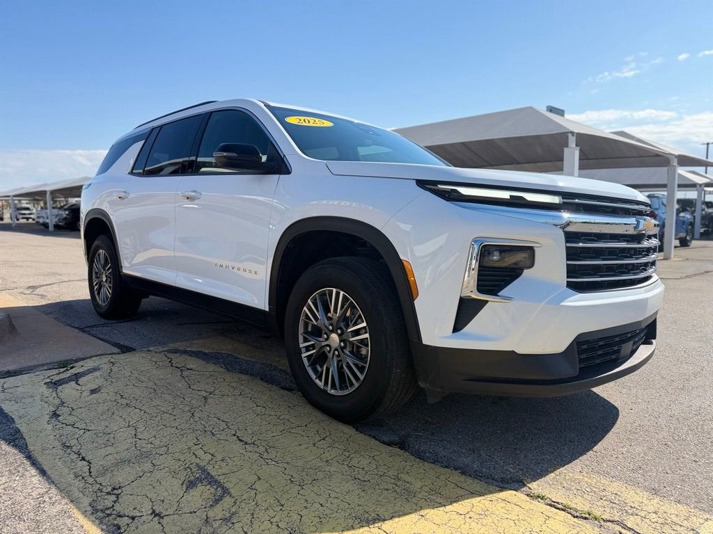 2025 Chevrolet Traverse LT