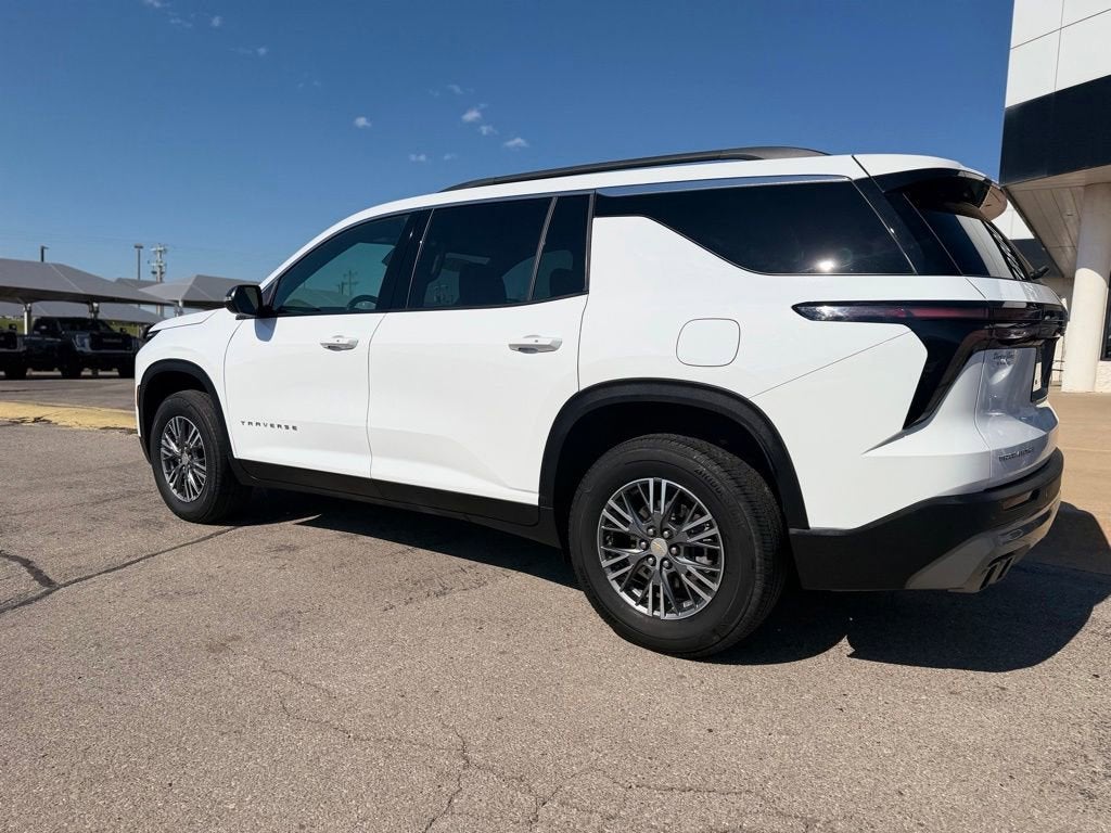 2025 Chevrolet Traverse LT