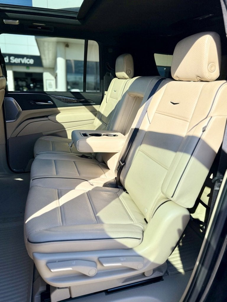 2023 Cadillac Escalade ESV Premium Luxury