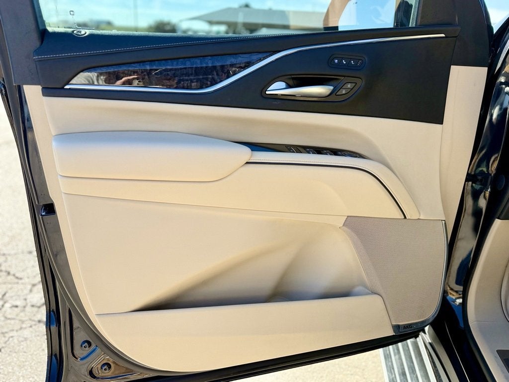 2023 Cadillac Escalade ESV Premium Luxury