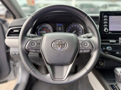 2022 Toyota Camry Hybrid SE