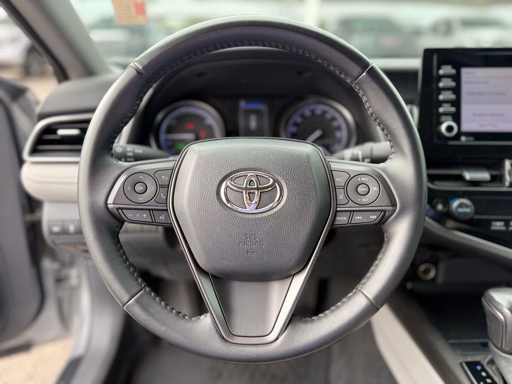 2022 Toyota Camry Hybrid SE