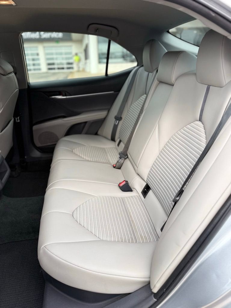 2022 Toyota Camry Hybrid SE