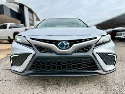 2022 Toyota Camry Hybrid SE