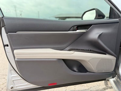 2022 Toyota Camry Hybrid SE