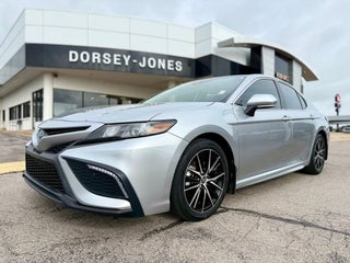 2022 Toyota Camry Hybrid SE