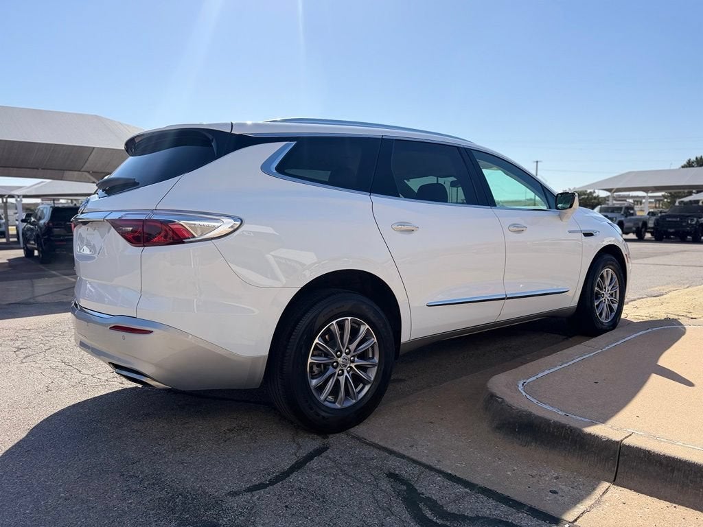 2023 Buick Enclave Essence