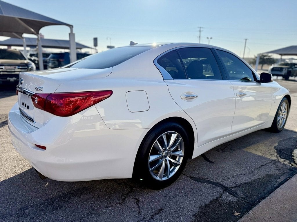 2015 INFINITI Q50 Premium