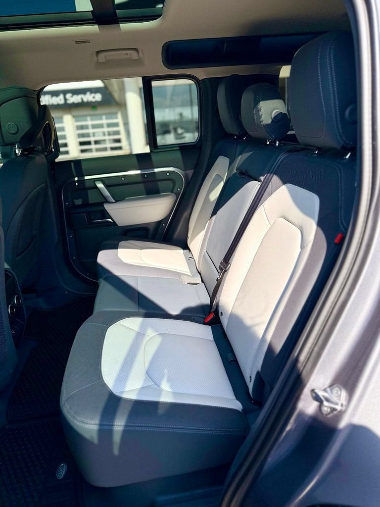 2023 Land Rover Defender X-Dynamic SE