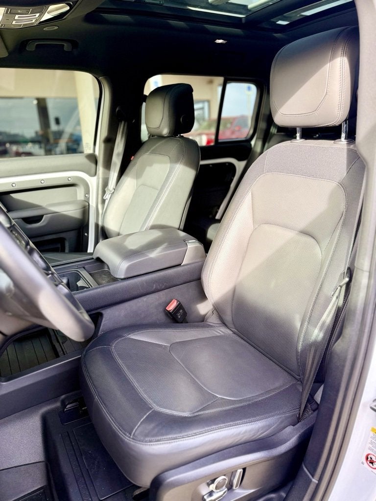 2024 Land Rover Defender Outbound