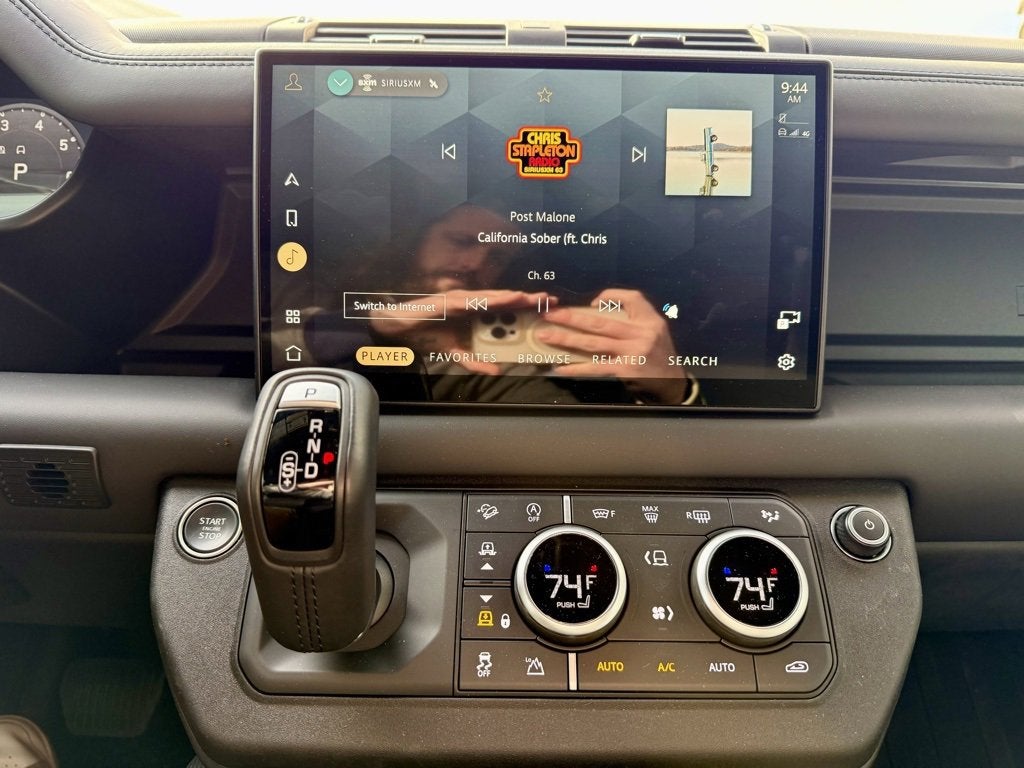 2024 Land Rover Defender Outbound