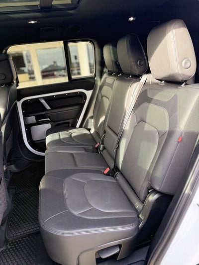 2024 Land Rover Defender Outbound