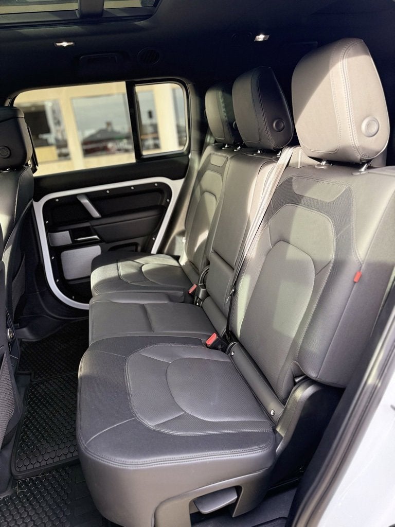 2024 Land Rover Defender Outbound