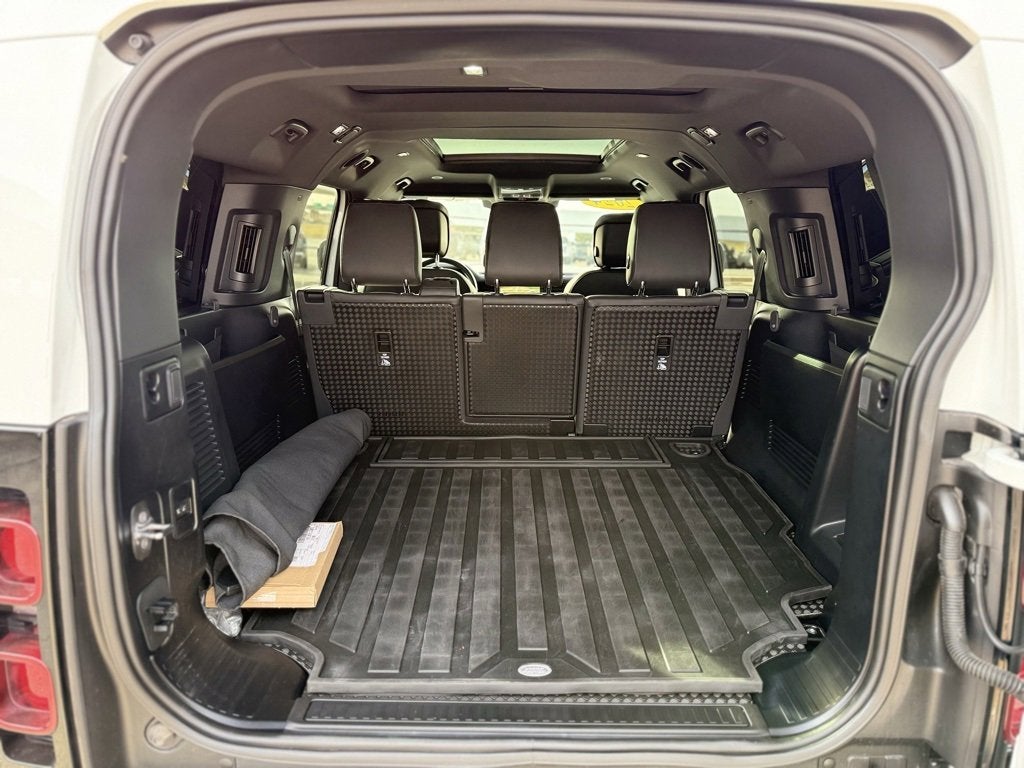 2024 Land Rover Defender Outbound