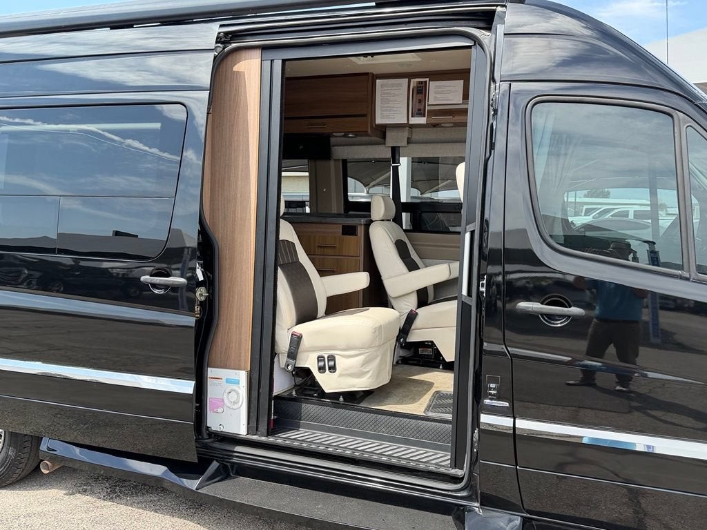 2015 Mercedes-Benz Sprinter Chassis-Cabs 2WD REG CAB 170"