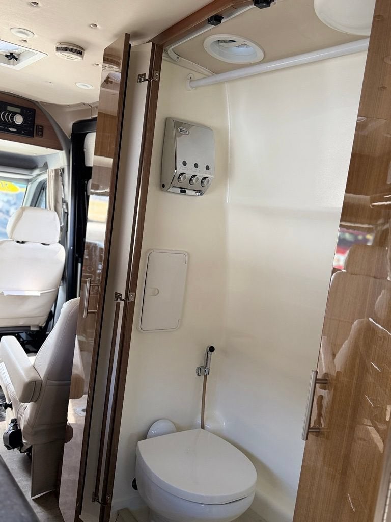 2015 Mercedes-Benz Sprinter Chassis-Cabs 2WD REG CAB 170"